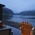 Appartement Modern Lakefront With View - Ev Plug