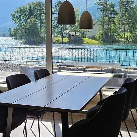 Modern Lakefront With View - Ev Plug * Stryn