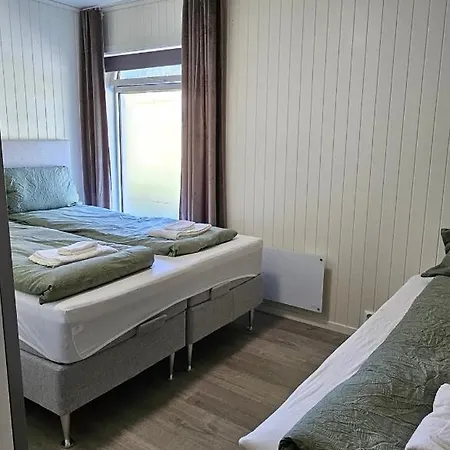 Modern Lakefront With View - Ev Plug * Stryn
