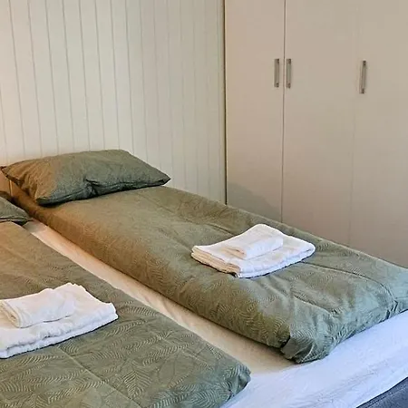 Modern Lakefront With View - Ev Plug Apartment Stryn