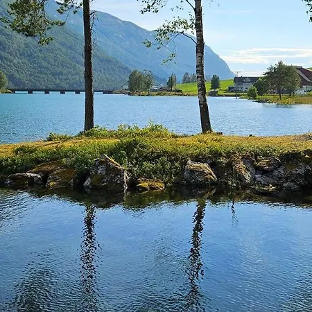 Apartment Modern Lakefront With View - Ev Plug