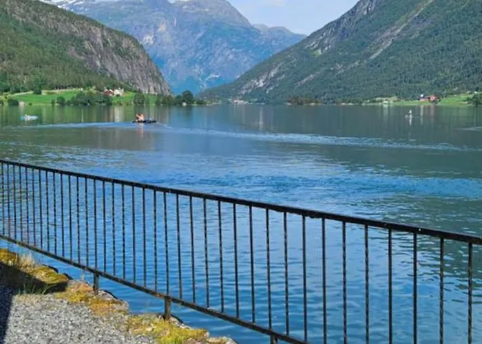Διαμέρισμα Lakeside Stryn
